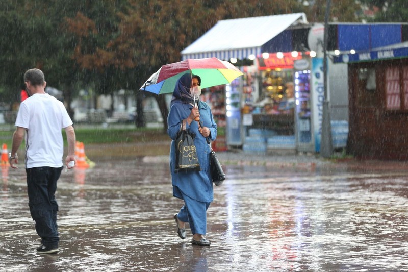 Sıcaklara aldanmayın! 9 il için kritik uyarı! Sağanak ve gök gürültülü yağış kapıda - Resim: 18