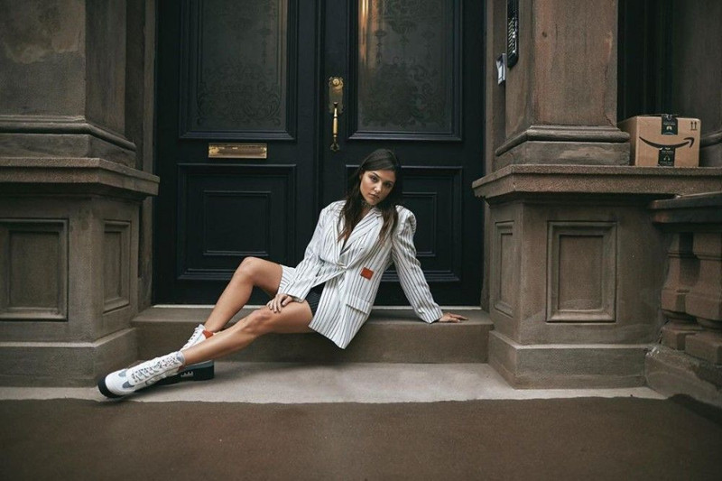 O çoğuna göre Türkiye'nin en güzel kadın oyuncusu! Hande Erçel, fıstık yeşili üstü ve derin göğüs dekoltesi ile bir kez daha akılları baştan aldı - Resim: 14