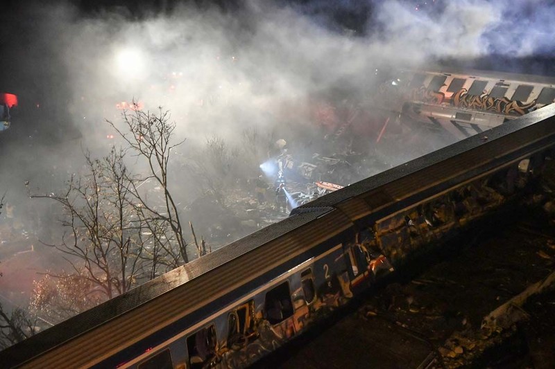 Yunanistan'da kabus gibi gece! İki tren kafa kafaya çarpıştı - Resim: 10