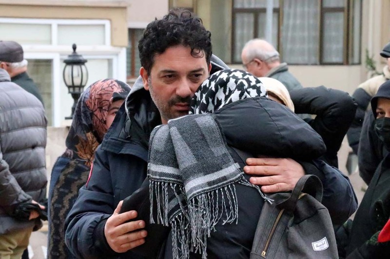 Ezgi Sertel’in en acı günü! Babası son yolculuğuna uğurlandı - Resim: 5