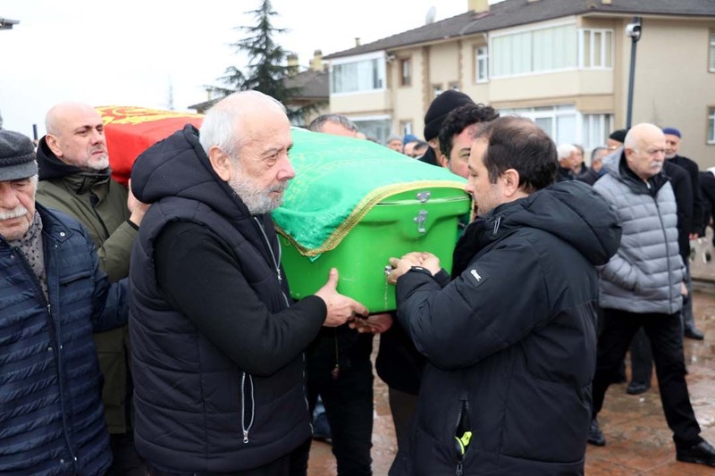 Ezgi Sertel’in en acı günü! Babası son yolculuğuna uğurlandı - Resim: 9
