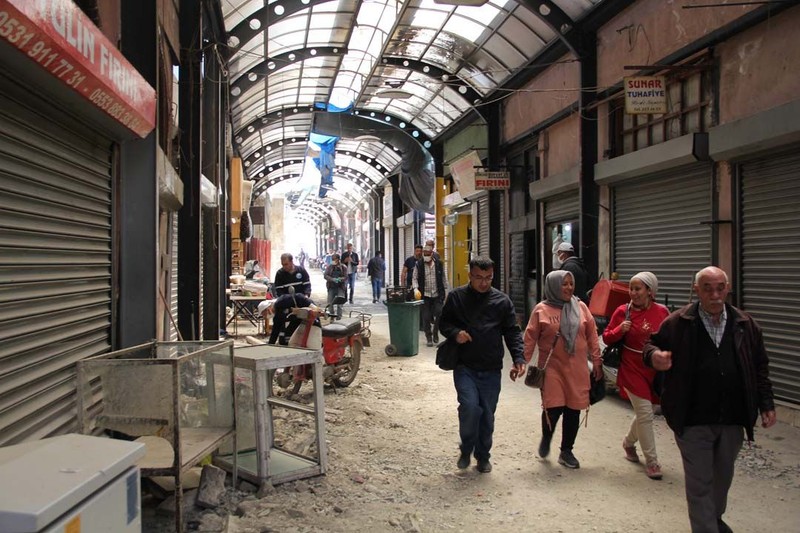 Tarihi Uzun Çarşı’da esnaf yaralarını sarıyor! "Antakya’yı eski günlere getirecek olan esnafımızdır" - Resim: 5