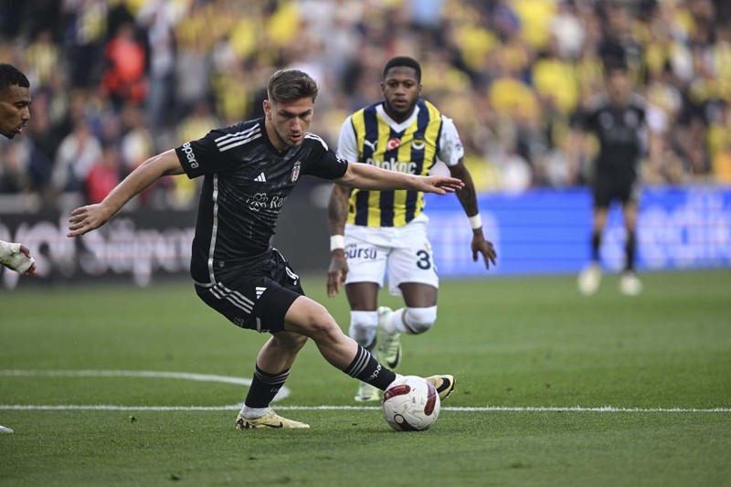 İngiliz basını duyurdu! Beşiktaş'ın gözbebeği Semih Kılıçsoy dünya devlerini peşine taktı! 6 İngiliz takımı transfer etmek istiyor - Resim: 2