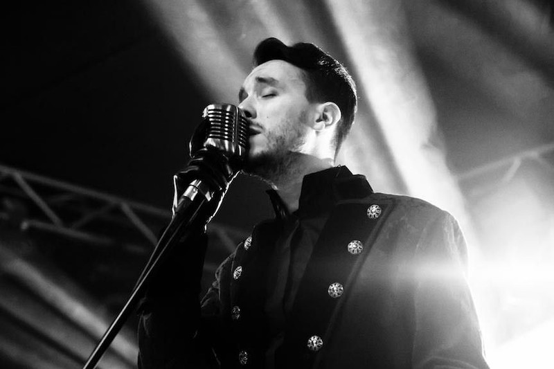 Van’daki konserde Bengü'den sonra Cem Adrian'a büyük ayıp! Ünlü şarkıcı konser sonrası sessiz kalmadı! Adrian'dan açıklama geldi! - Resim: 3