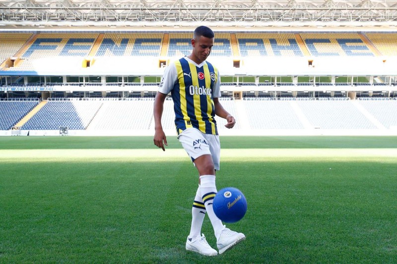 Fenerbahçe’den devre arası gidecek ilk futbolcu belli oldu! Hangi takıma gideceğini Ali Koç seçecek! - Resim: 6