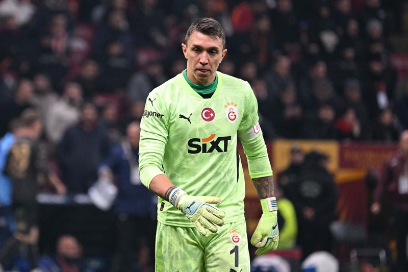 Muslera’dan Galatasaray’ı şaşkına çeviren karar! Tüm planları alt üst etti! - Resim: 4