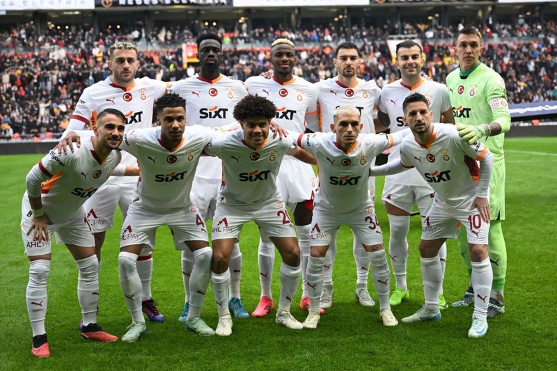 Okan Buruk biletini kesmişti! Galatasaray’a 7 milyon euroluk yıldız için piyango çıktı! Transfer için Ocak’ta kapıyı çalacaklar - Resim: 3