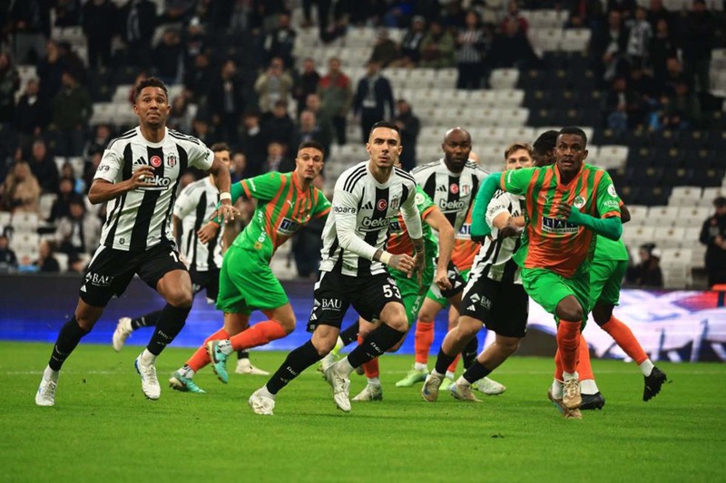 Beşiktaş tarihinin en pahalı transferiydi! Yıldız futbolcu için gelen teklif şaşırttı! Transfer biterse 184 milyon 050 bin TL zarar var - Resim: 2