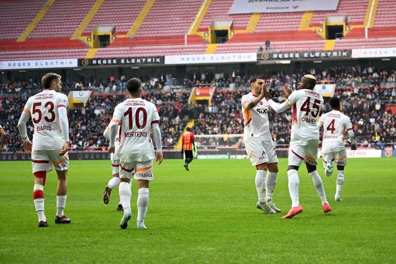 Galatasaray yeni Sacha Boey’ini buldu! Çok sürpriz isim! 14 milyon euroluk yıldız transfer listesine girdi! - Resim: 2