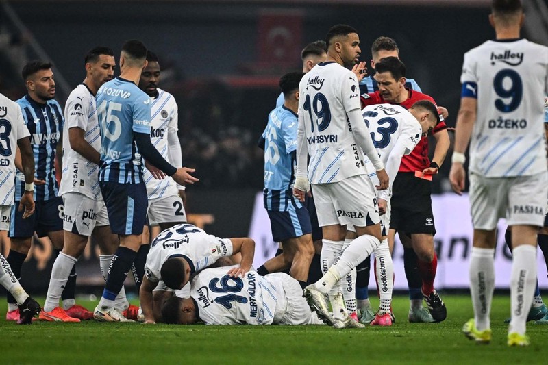 Göztepe maçı öncesi şok! Mourinho’dan Fenerbahçe’ye kötü haber - Resim: 2