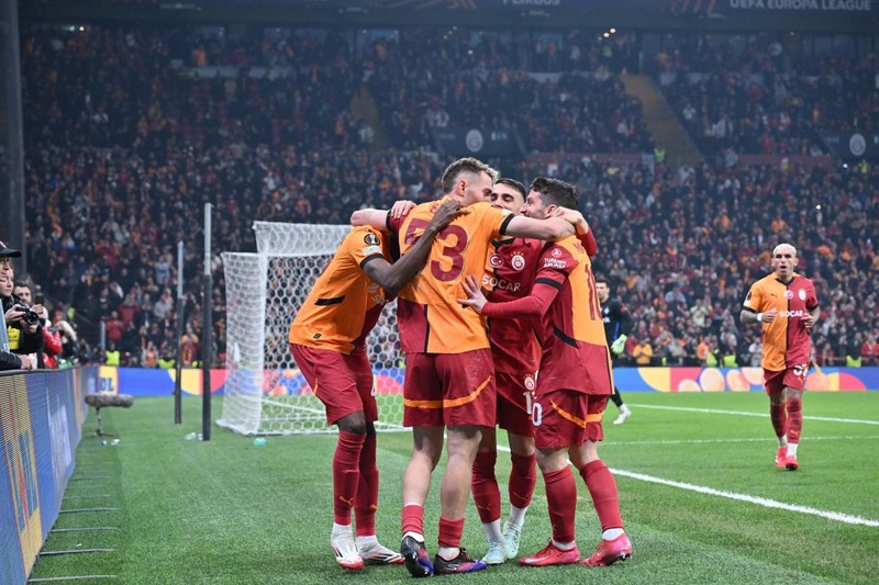 Galatasaray transferi için 6 milyon euro ödemişti! Yıldız futbolcu devre arası gidiyor! Yeni takımı belli oldu - Resim: 2