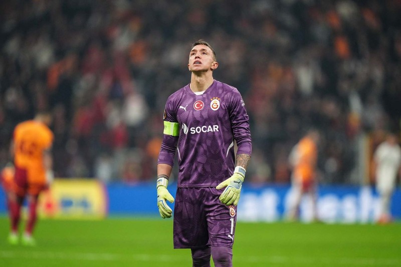 Dinamo Kiev maçındaki tepkisi olay olmuştu! Galatasaray'daki Muslera krizini Dursun Özbek çözdü! O sözlerle olayı tatlıya bağladı - Resim: 6