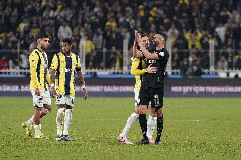 Fenerbahçe -Rizespor maçında Ghezzal’a kırmızı kart göstermişti! MHK Başkanı Ferhat Gündoğdu’dan hakem Burak Pakkan’a olay sözler! - Resim: 5