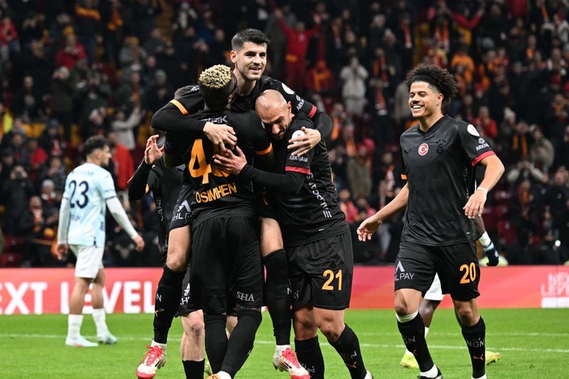 Yılan hikayesine dönmüştü! Galatasaray transferin son gününde bombayı patlattı! Yıldız futbolcu 5.2 milyon euroya hayırlı olsun - Resim: 3