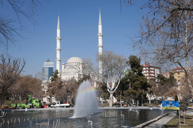 Konya'da şubat ortasında şaşırtan manzarayı gören kendini sokağa attı! Böyle giderse sonumuz hayır değil - Resim: 7