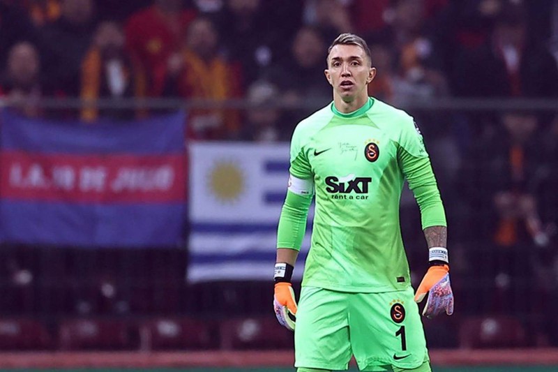 Galatasaray’ın yıldızı Muslera'dan kafa karıştıran paylaşım! Düştüğü nota çok dikkat - Resim: 5