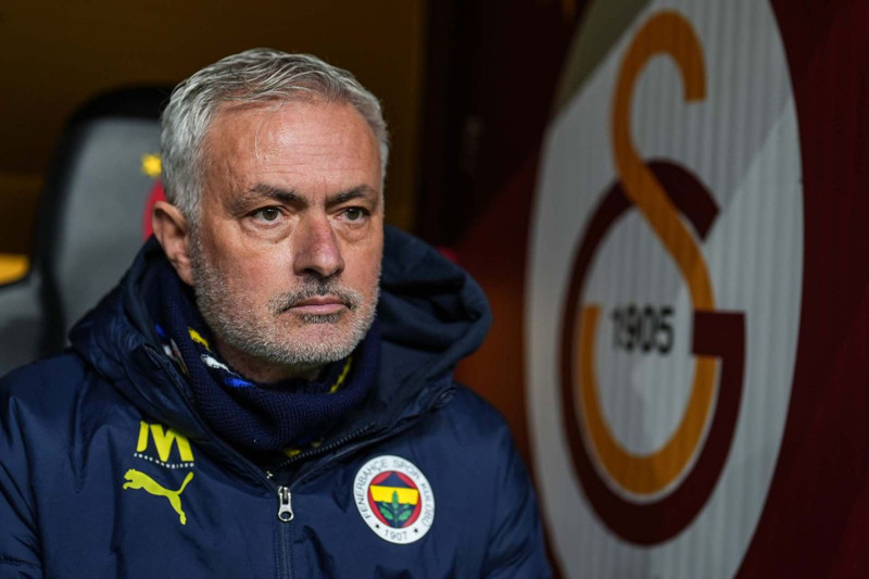 Galatasaray- Fenerbahçe derbisinin faturası ağır oldu! Dünya Mourinho’ya verilen cezayı konuşuyor! “Ağır bir ceza aldı” - Resim: 5