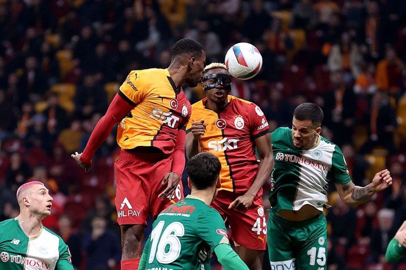 Galatasaray- Konyaspor maçına damga vurdu! Ne yaptın Okan Hoca! O hareketi sosyal medyayı salladı - Resim: 4