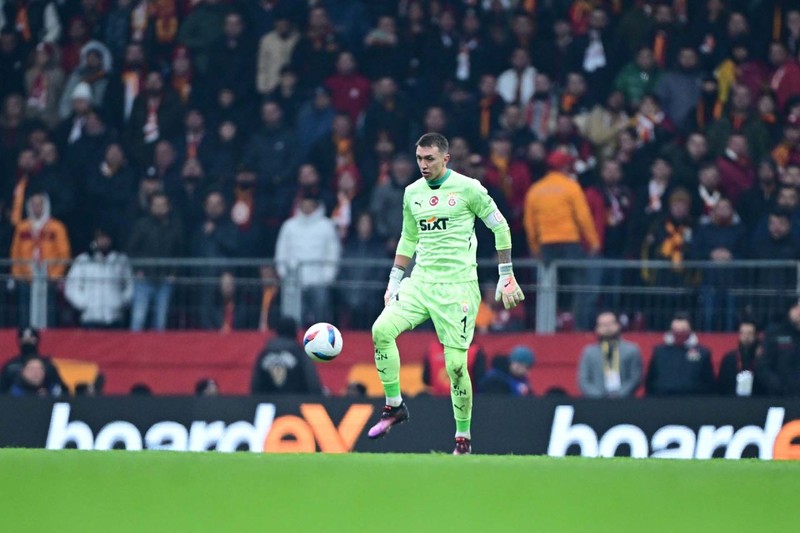 Galatasaray’da Muslera devri kapanıyor! Yeni kaleciyi duyurdular! 10 milyon euroluk yıldız transfer listesine girdi! - Resim: 2