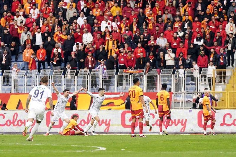 Galatasaray’da Muslera devri kapanıyor! Yeni kaleciyi duyurdular! 10 milyon euroluk yıldız transfer listesine girdi! - Resim: 1