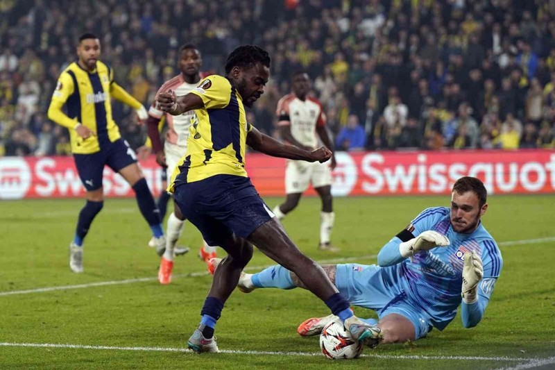 Fenerbahçe’den gidecek ilk futbolcu belli oldu! Taraftarlar çok üzülecek! 8 milyon euroluk yıldızın yeni adresi ortaya çıktı - Resim: 5