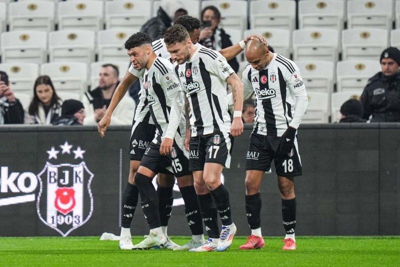 Beşiktaş’tan transferde büyük sürpriz! Yeni orta saha İngiltere’de bulundu! 3 milyon euroluk orta saha için harekete geçtiler - Resim: 1