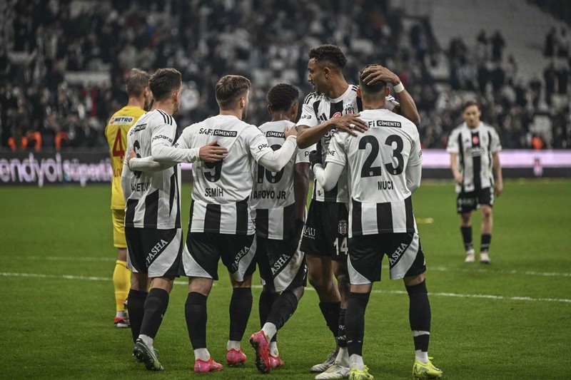 Beşiktaş’tan transferde büyük sürpriz! Yeni orta saha İngiltere’de bulundu! 3 milyon euroluk orta saha için harekete geçtiler - Resim: 3