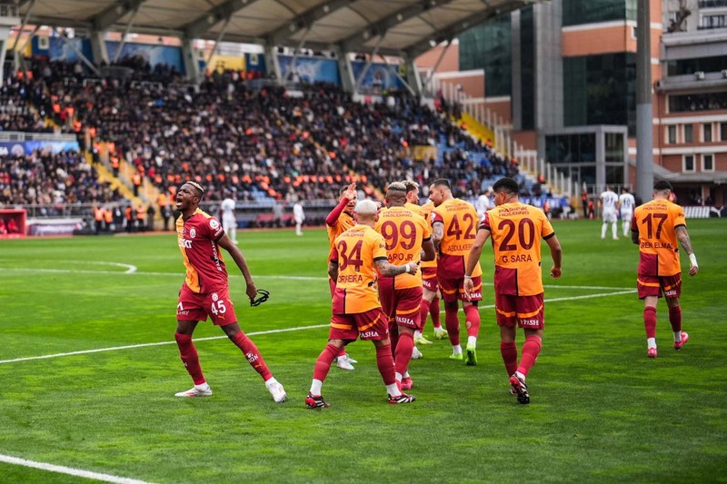 Galatasaray’dan şok transfer kararı! 8 milyon euroluk yıldızın üstü çizildi! Gelecek sezon kadroda düşünülmüyor - Resim: 1