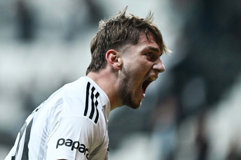 Beşiktaş’ın yıldızı transferin gözdesi oldu! Dünya devleri yarışa girdi! Serdal Adalı 20 milyon euro ve üzeri bonservis istiyor - Resim: 4