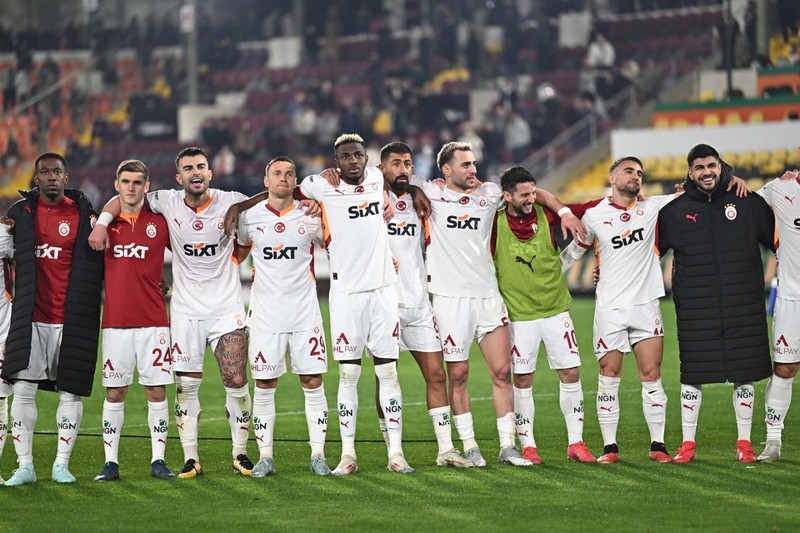 Galatasaray’da şok rapor! Okan Buruk, 3.8 milyon euroluk yıldızın biletini kesti! “Teklif gelirse satılabilir” - Resim: 3