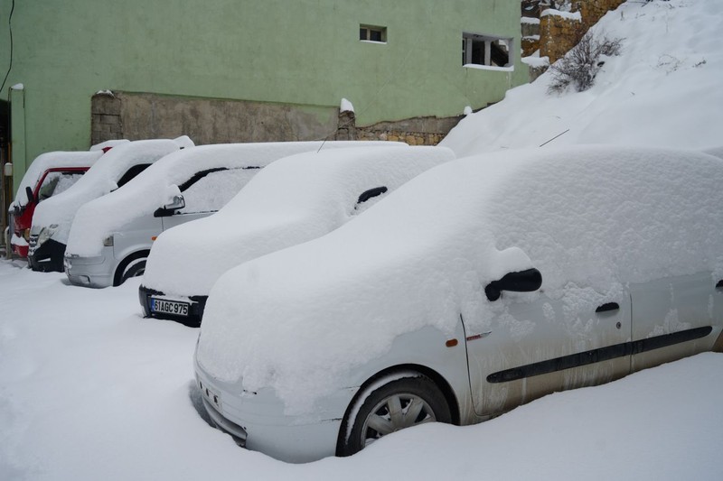 Bayburt'ta sokağa çıkan vatandaşlar karşılarında gördükleri manzaraya inanamadı. 10-15 santimetreyi bulmuştu. Tarihi bir gün yaşadılar - Resim: 3