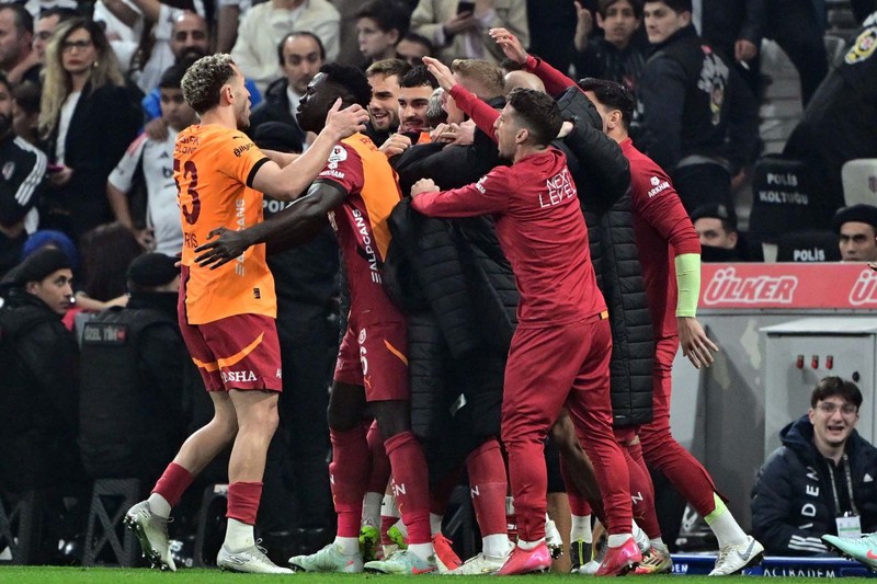 Okan Buruk’tan Fenerbahçe derbisinin ilk 11’ine ayar! Galatasaray’da 3 yıldız geri dönüyor! İşte muhtemel ilk 11 - Resim: 3