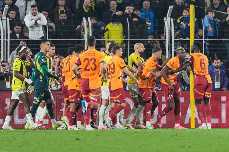 Gabriel Sara’ya 17 milyon euroluk partner! Galatasaray’ın transfer listesine girdi! Yıldız futbolcu gelmeye sıcak bakıyor - Resim: 3