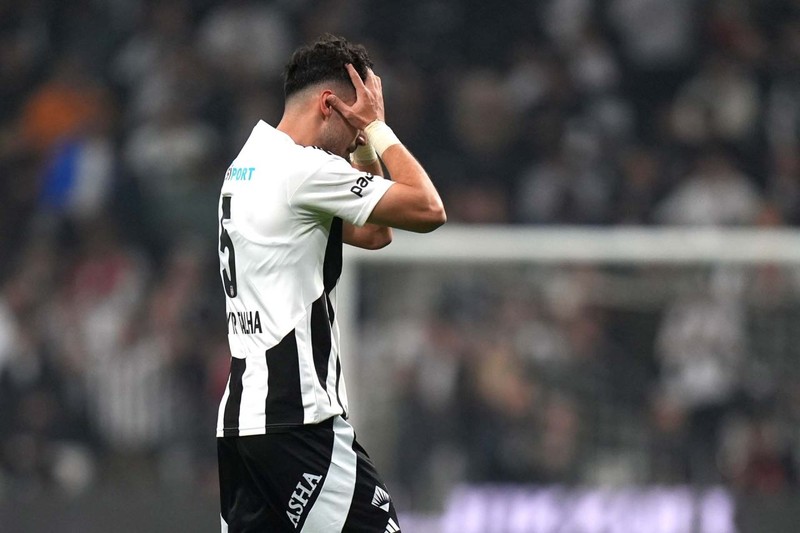 En kötü istatistikle tarihe geçti! 2.5 milyon euroluk yıldız Beşiktaşlıları çıldırttı! Samet Aybaba’ya büyük tepki var! - Resim: 5