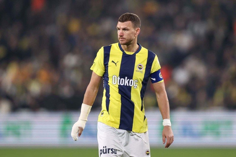 Fenerbahçe’nin 19 gol 7 asist yapan yıldızına talip çıktı! Dünya devi transfer için pusuya yattı! - Resim: 5