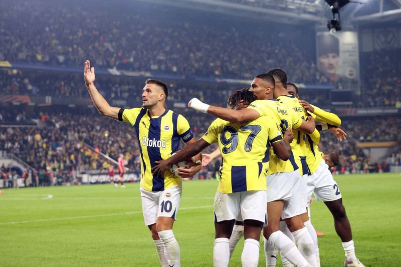 Fenerbahçe transferde gaza basacak! Fred’in yanına 45 milyon euroluk orta saha! Anlaşılırsa 0 bonservisle gelecek - Resim: 1
