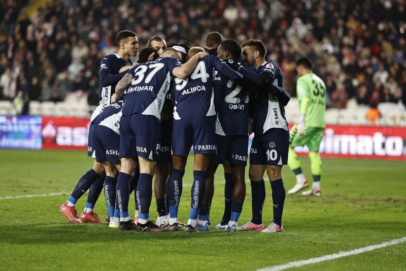 Kıran kırana mücadele! Şampiyonluk yarışında son 7 hafta! İşte Fenerbahçe ve Galatasaray’ın kalan maçları - Resim: 2