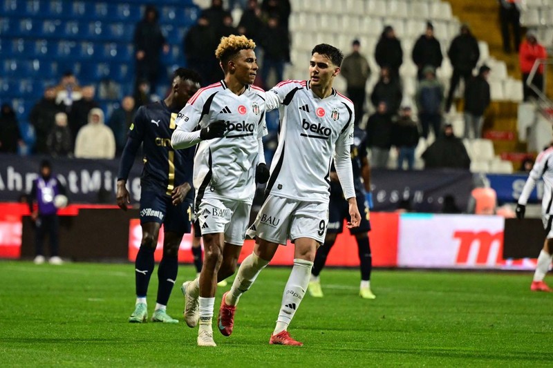 25 milyon euroluk teklif reddedilmişti! Beşiktaş transferde karar değiştirdi! Serdal Adalı yıldız futbolcuyu yazın satılabilir - Resim: 4