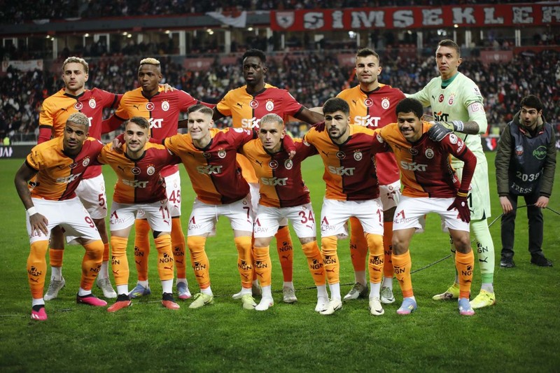 Transferi için 10 milyon euro istenmişti! Yıldız futbolcu Cimbom’u seçti! Galatasaray transferi yaparsa Fenerbahçe kasayı dolduracak - Resim: 1
