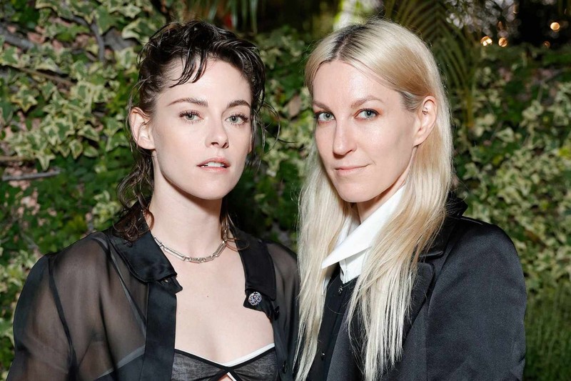 Alacakaranlık'ın Bella'sı Kristen Stewart'ın mutlu günü! Senarist Dylan Meyer ile evlendi - Resim: 3