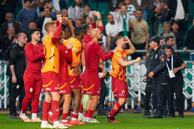 Galatasaray'da beklenmedik ayrılık! 13 milyon euroluk yeni transfer gemileri yaktı! Sezon sonu valizini toplayıp gidecek - Resim: 1