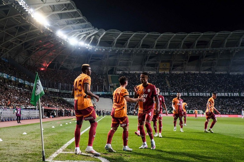 Galatasaray'da beklenmedik ayrılık! 13 milyon euroluk yeni transfer gemileri yaktı! Sezon sonu valizini toplayıp gidecek - Resim: 2