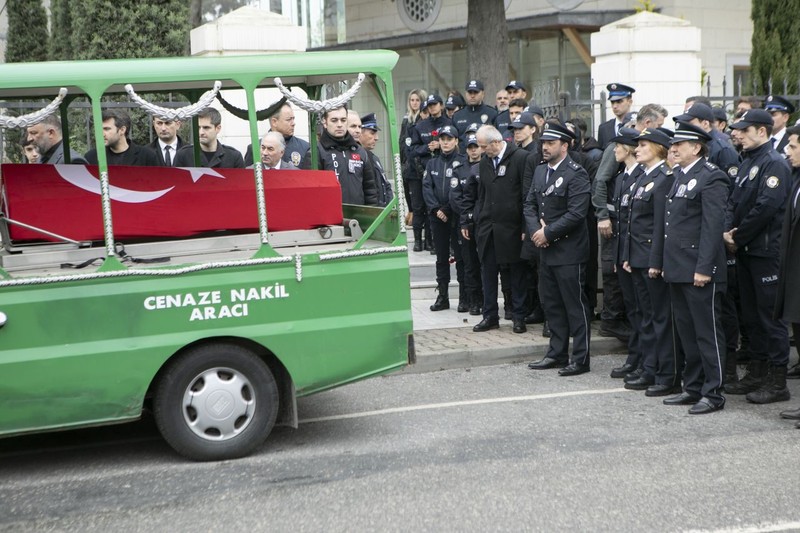 Arka Sokaklar'da seyirciyi ağlatan veda! 19 sezonluk hikaye sona erdi - Resim: 3