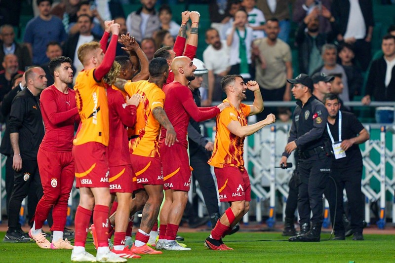 Galatasaray transferde büyük oynuyor! Muslera’nın yerini alacak kaleci bulundu! 25 milyon euroluk yıldızın menajeriyle görüşüldü - Resim: 3