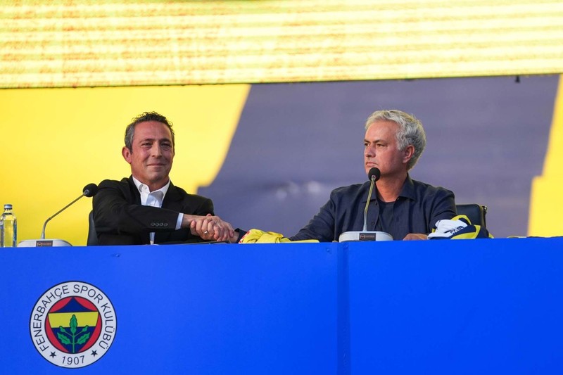Fenerbahçe transfer etmek istiyordu! Kötü haberi duyurdular! 45 milyon euroluk golcü için dünya devleri sıraya girdi! - Resim: 2