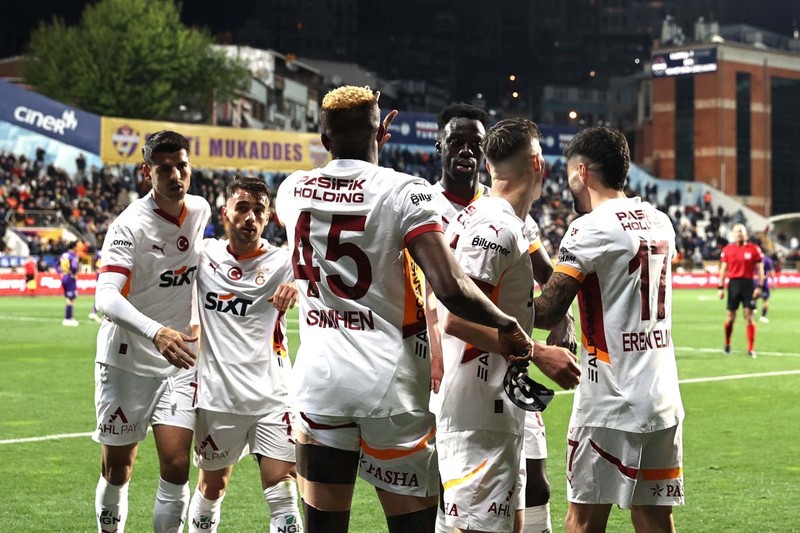 Nefes kesen şampiyonluk yarışı! Puan farkı yeniden 5’e çıktı! İşte Galatasaray ve Fenerbahçe’nin kalan 5 maçlık fikstürü - Resim: 2