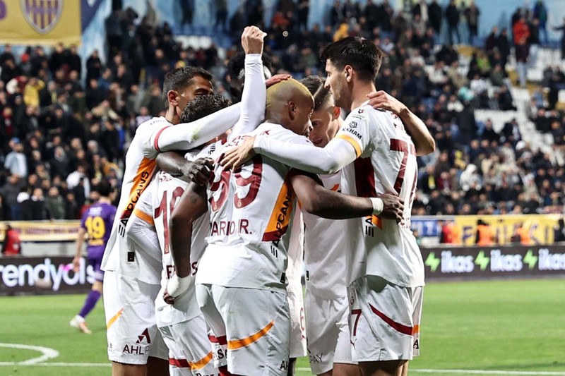 Nefes kesen şampiyonluk yarışı! Puan farkı yeniden 5’e çıktı! İşte Galatasaray ve Fenerbahçe’nin kalan 5 maçlık fikstürü - Resim: 4