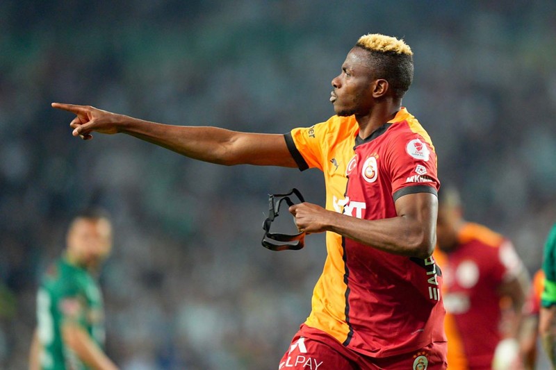 Galatasaraylılar çok üzülecek! Efsane isim Osimhen’in transfer olmak istediği takımı açıkladı - Resim: 1