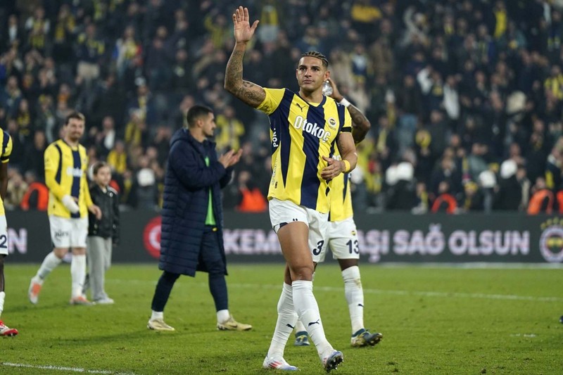Fenerbahçe’den şok karar! 12 milyon euroluk yeni transferin bileti kesildi! “Elden çıkarmanın planı yapılıyor” - Resim: 5