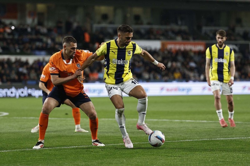 Fenerbahçe’de ayrılık çanları çalıyor! Transferi için dünya deviyle anlaştı! Ali Koç ‘git’ derse gidecek - Resim: 4